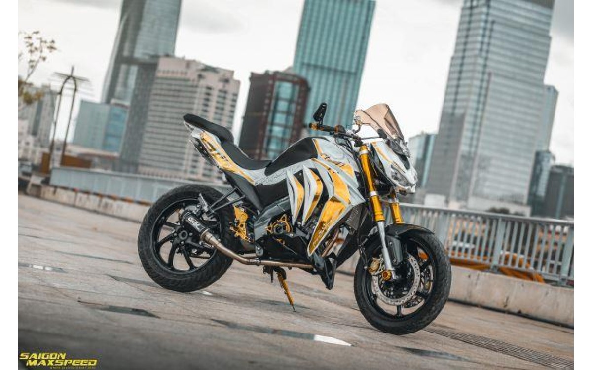 Yamaha FZ150i độ tiến h&oacute;a th&agrave;nh th&agrave;nh si&ecirc;u phẩm Kawasaki Z1000 
