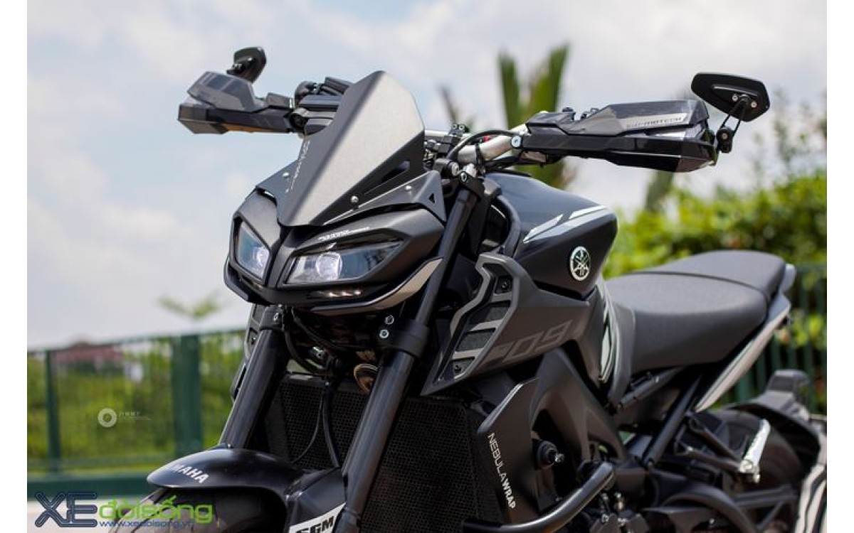 Yamaha MT-09 "Matte Black" độ cực ngầu của Saigon Maxspeed
